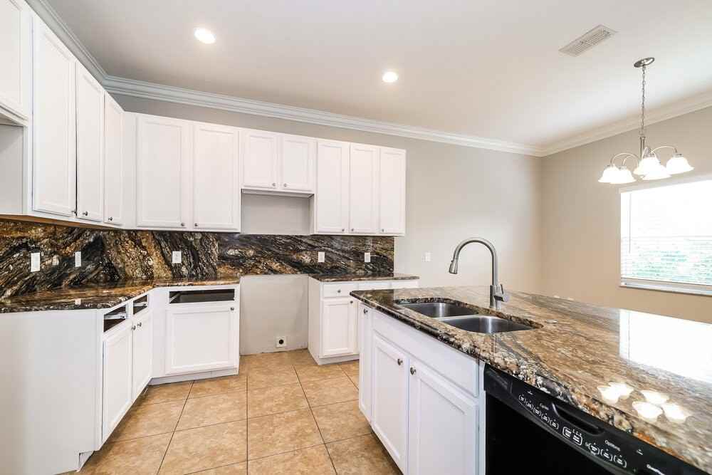 4350 Fox Glen Loop - Photo 7 of 16