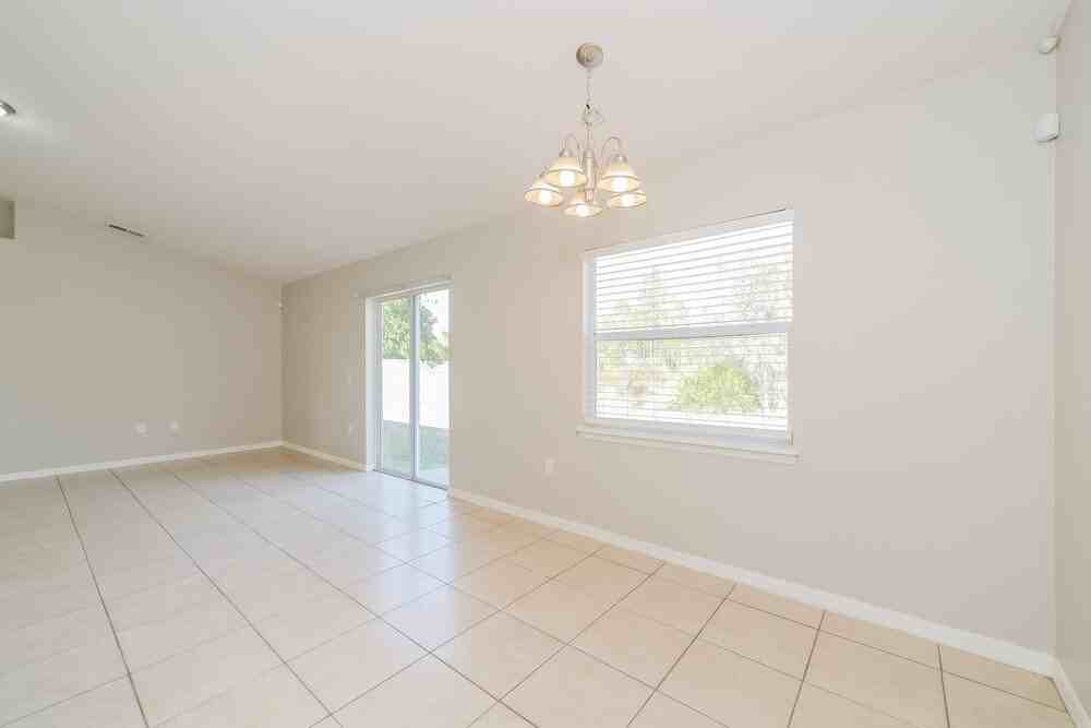 1236 Apopka Ln - Photo 5 of 21