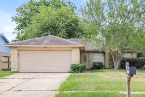 featured image of 18714 Andalusian Dr