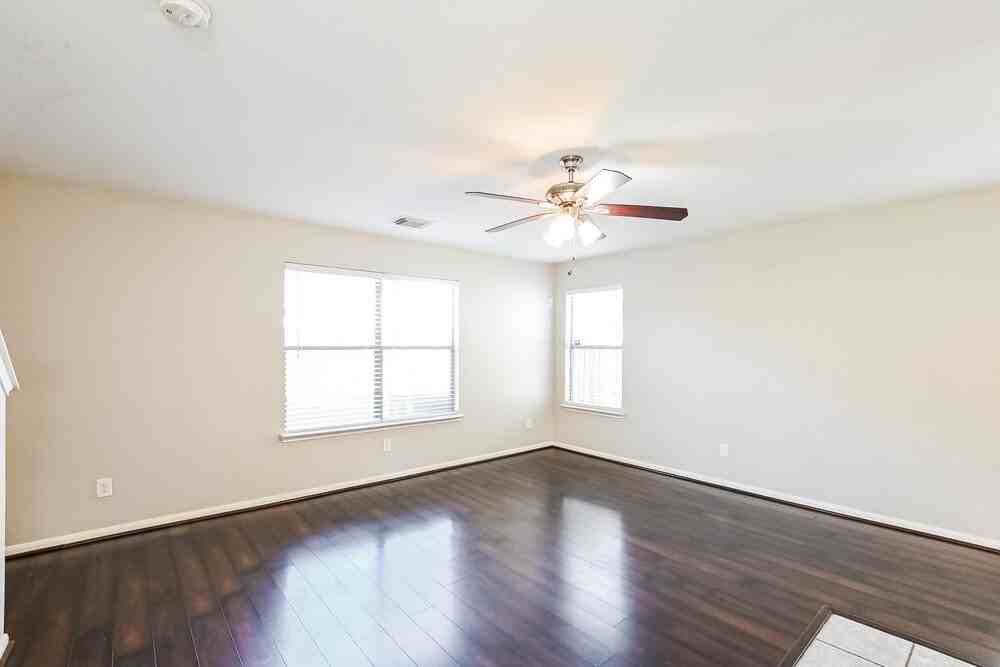 8119 Stagewood Dr - Photo 6 of 17