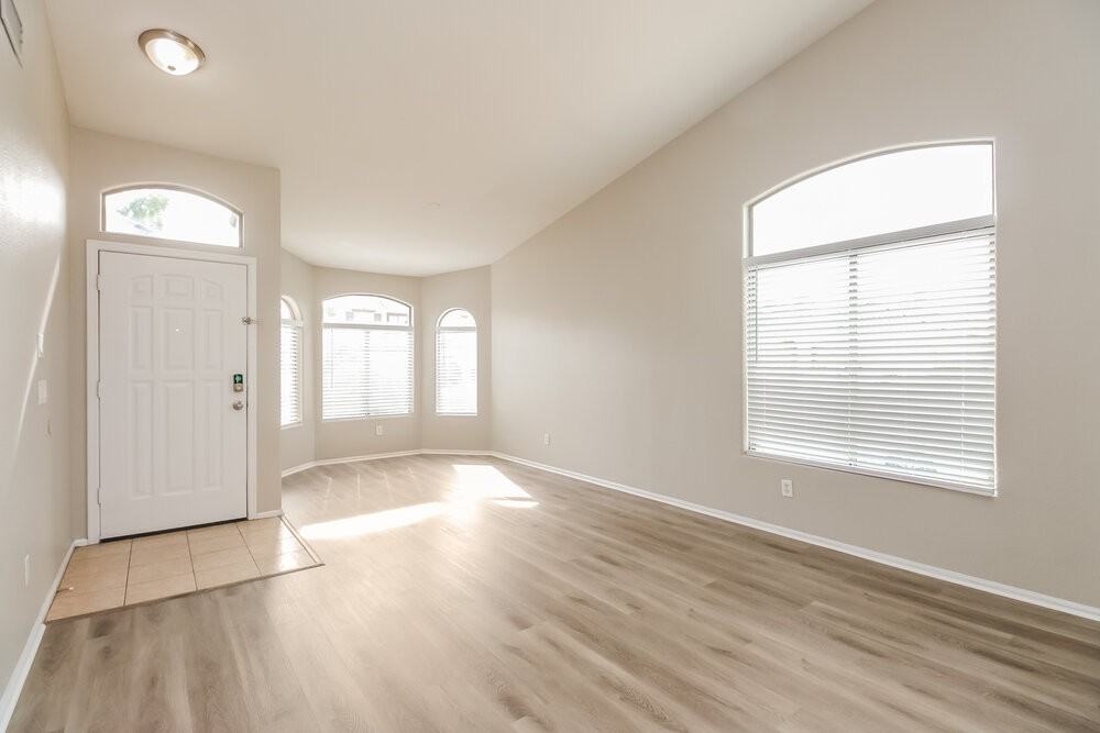 9216 W Globe Ave - Photo 4 of 17