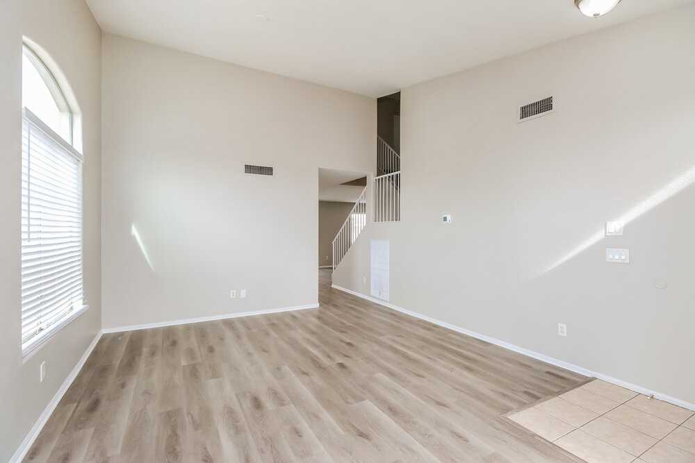 9216 W Globe Ave - Photo 5 of 17