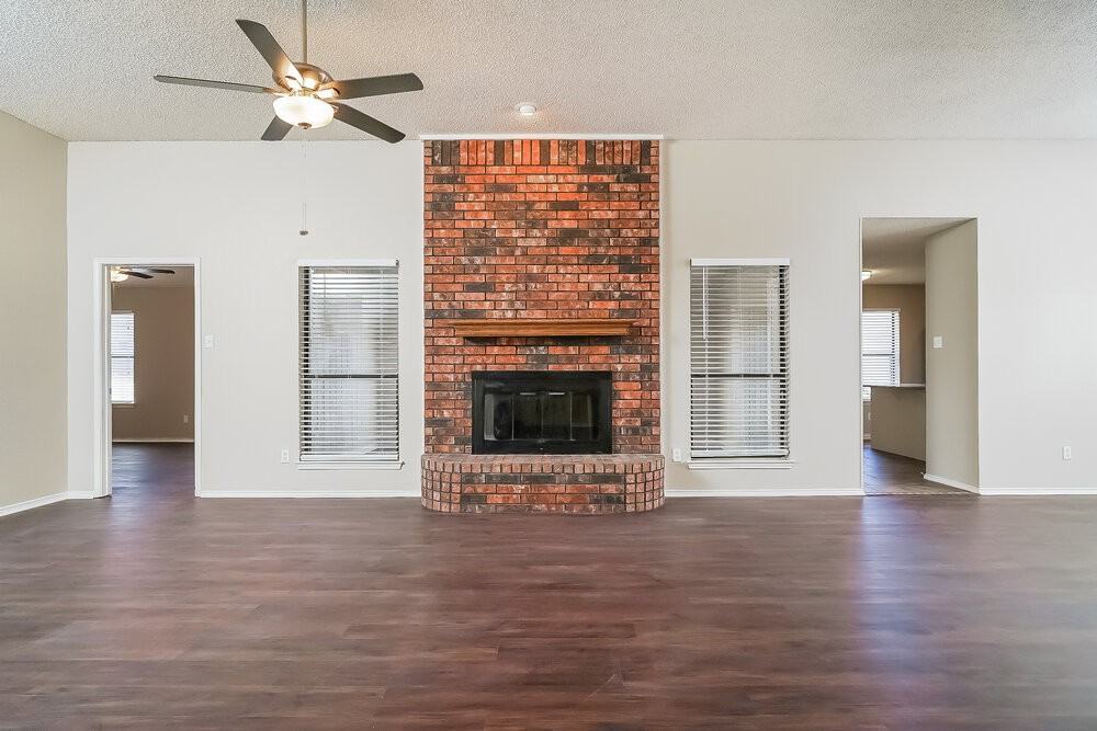 812 Ironsides Ln - Photo 4 of 16