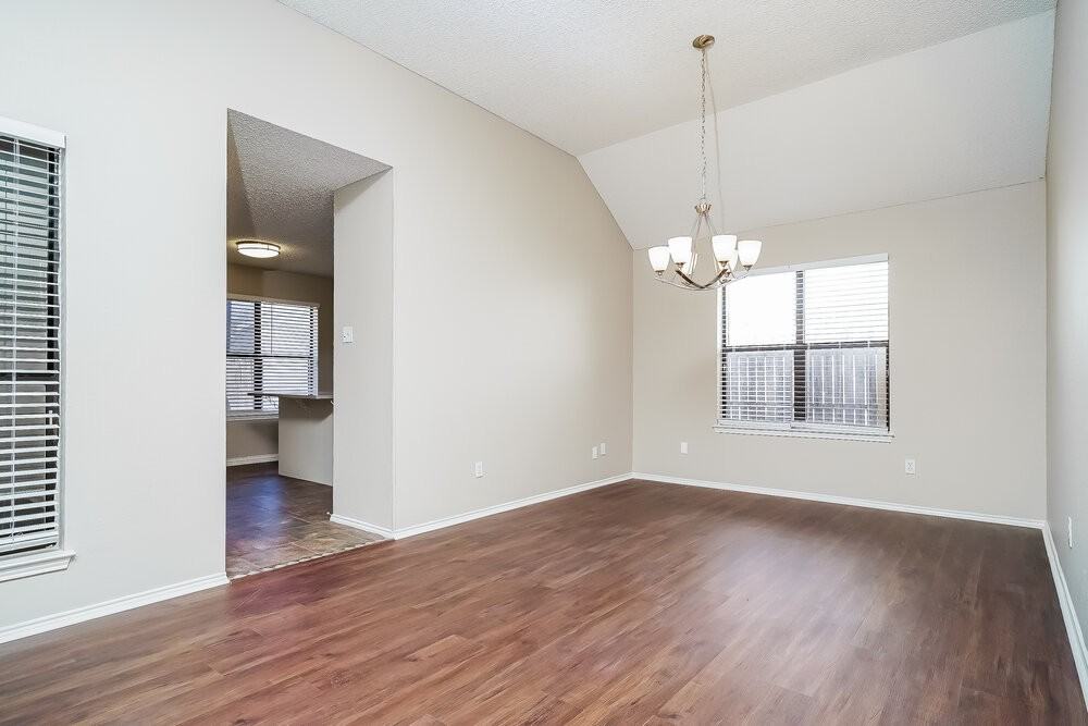 812 Ironsides Ln - Photo 5 of 16