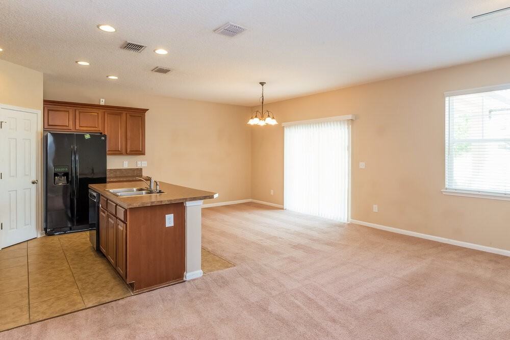 6177 Casterbridge Rd - Photo 3 of 11