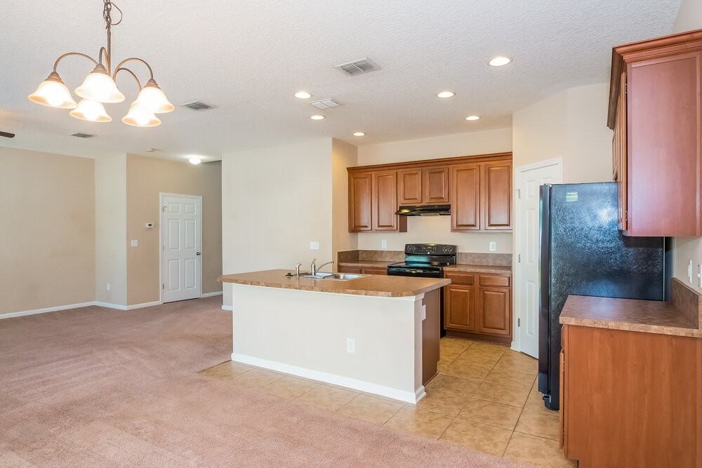 6177 Casterbridge Rd - Photo 4 of 11