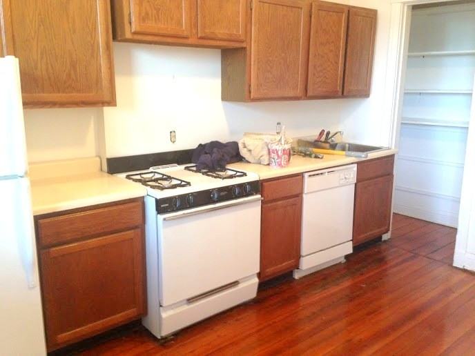 W Dickens Ave & N Clark St - Photo 2 of 14