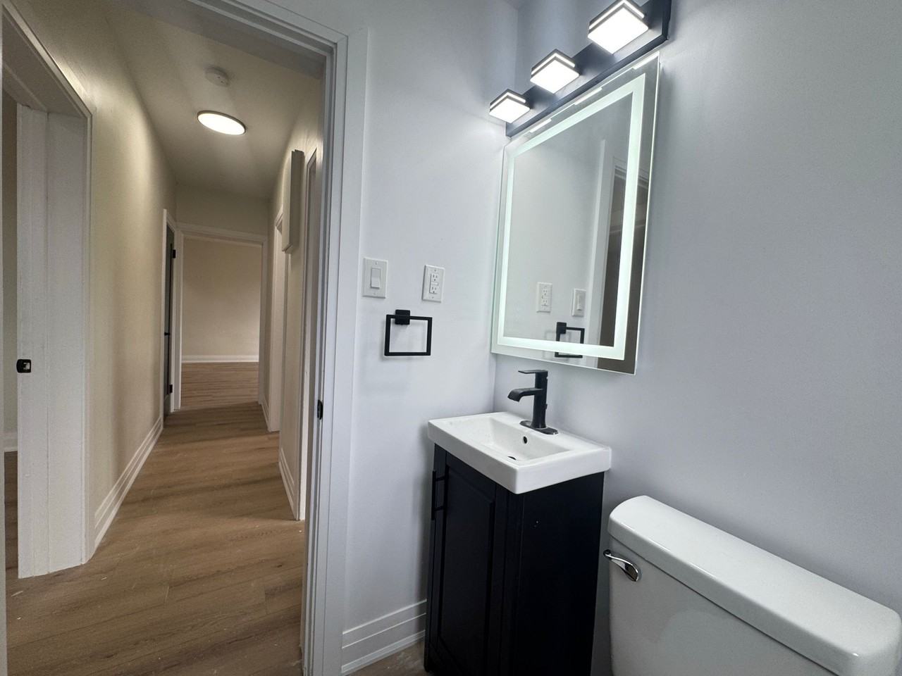 32 PRICE AVE - Photo 3 of 14