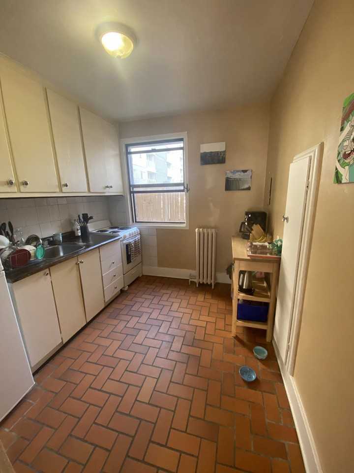 Unit 1 - 383 Arlington Avenue - Available from February 1st 2026 - Photo 5 of 6