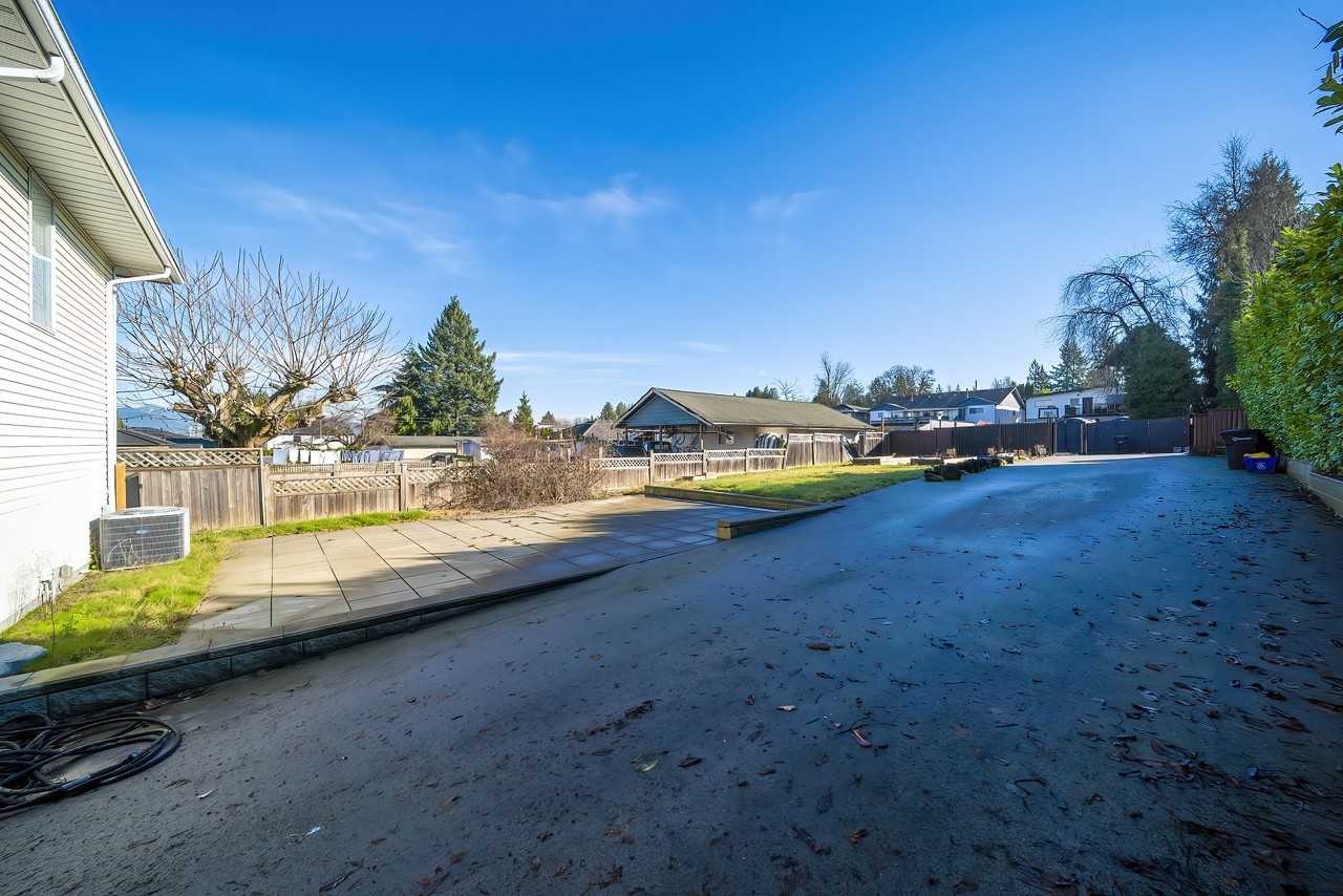 7756 Goodlad Street - Photo 5 of 26