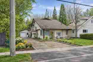 150 Berczy St, Barrie, ON L4M 3R4, Canada - Photo 1 of 1