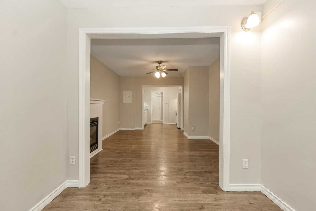 150 Berczy St, Barrie, ON L4M 3R4, Canada - Photo 5 of 27