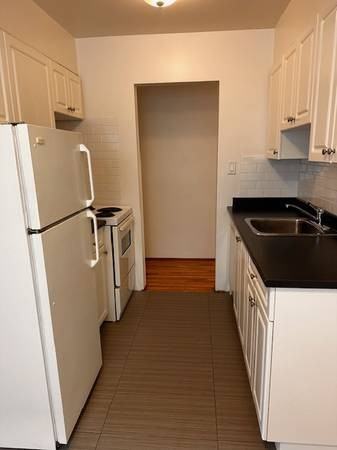 1364 West 10th - Photo 3 of 15