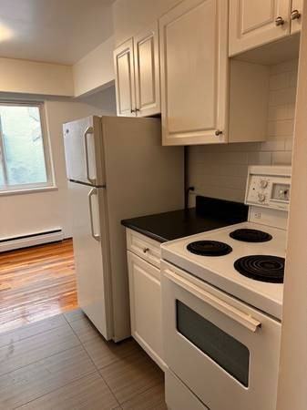 1364 West 10th - Photo 4 of 15