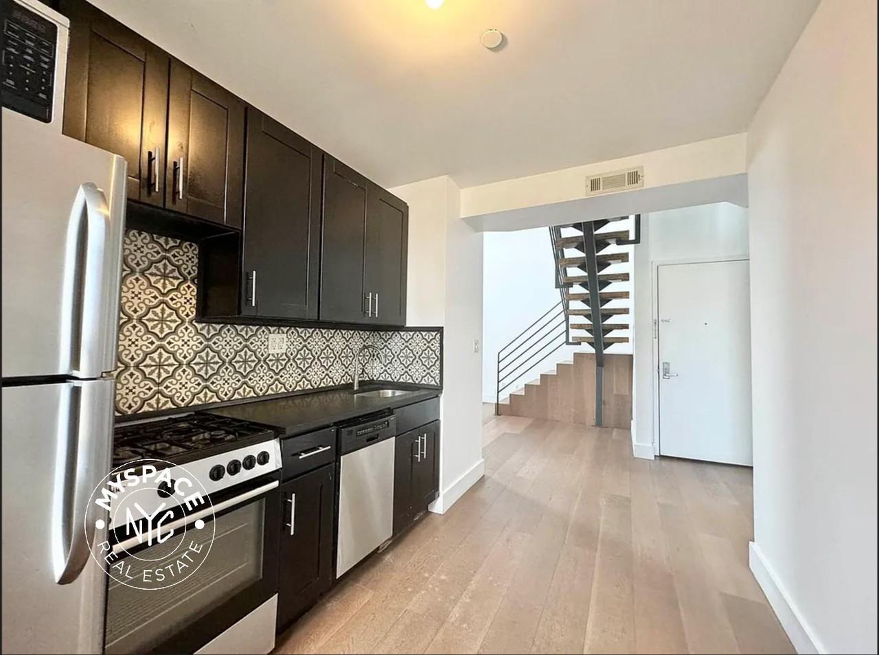 843 Dekalb Ave #4B - Photo 5 of 15