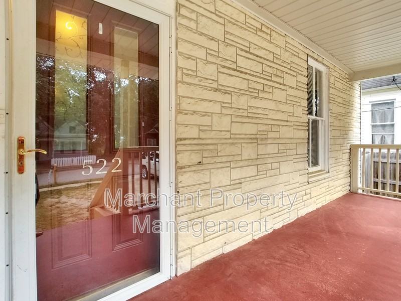 522 Perry Ave - Photo 5 of 34