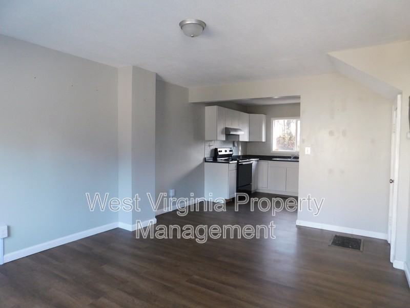 200 Lewis St #4 - Photo 3 of 16