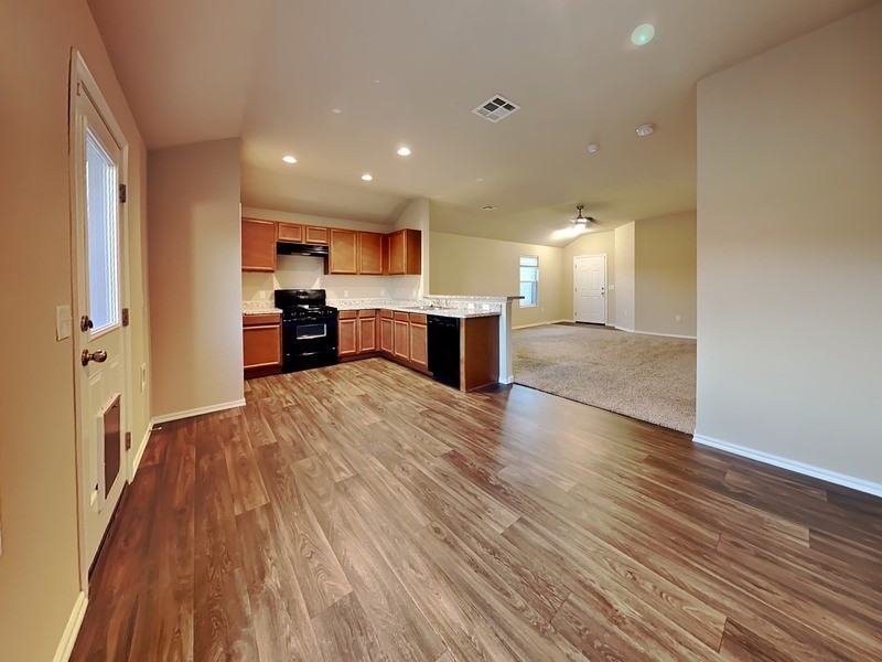 13108 Bridgewater Ct - Photo 6 of 20