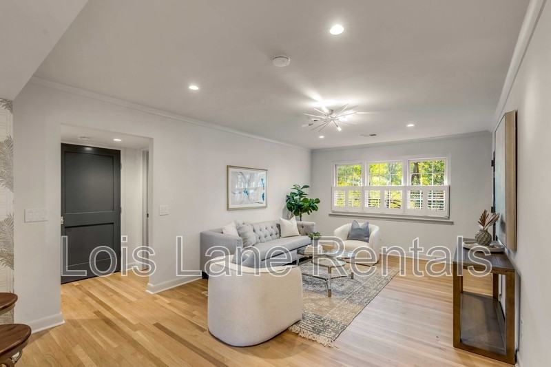 7 Logan St - Photo 4 of 26