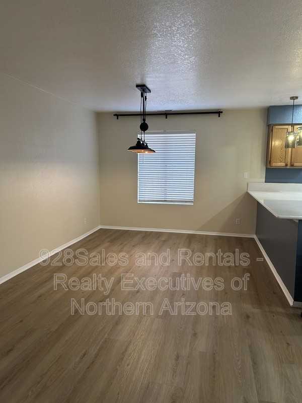 6142 N Christmas Tree Ln - Photo 3 of 17