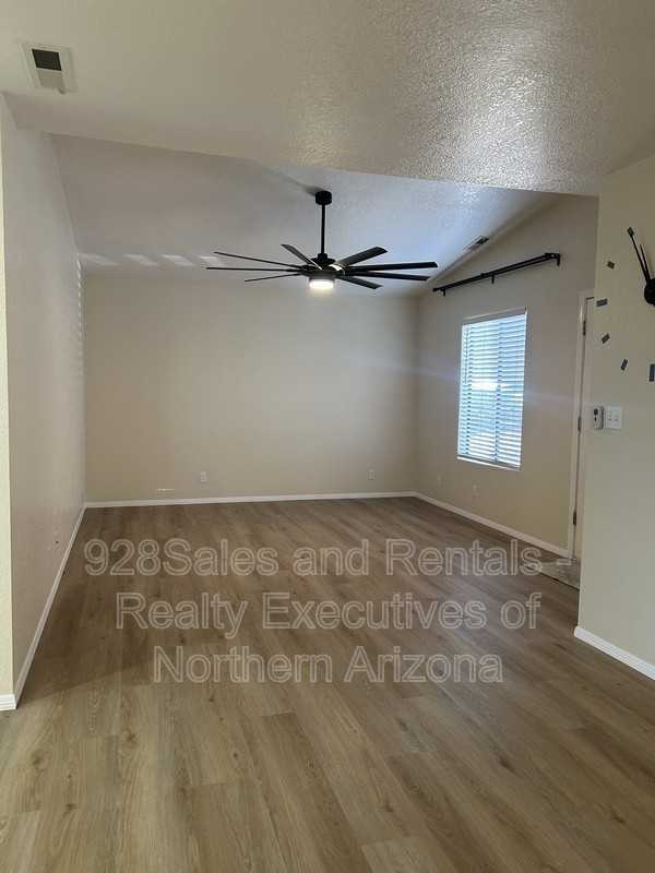 6142 N Christmas Tree Ln - Photo 4 of 17