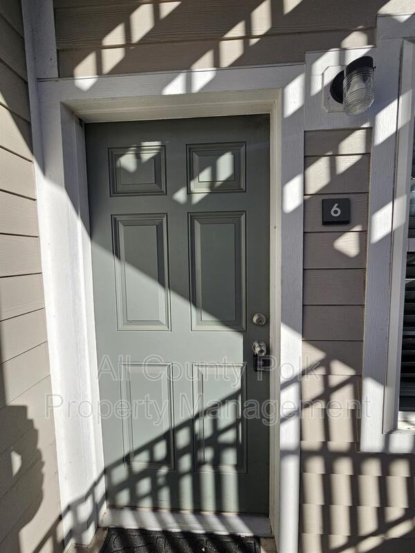 915 Ariana St #6 - Photo 3 of 15