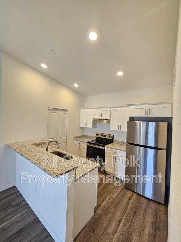 915 Ariana St #6 - Photo 6 of 15