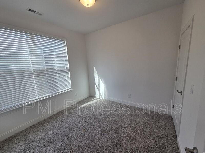 923 Se Broad St #A4 - Photo 6 of 17