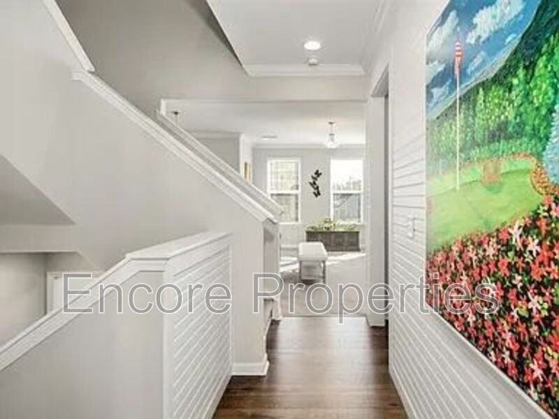 551 Grand Central Sta - Photo 5 of 14