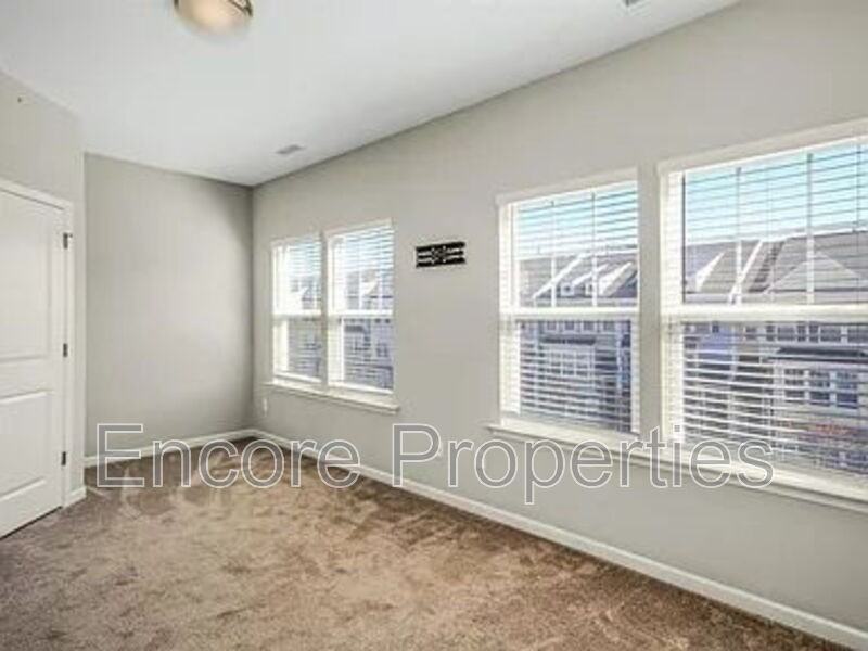 551 Grand Central Sta - Photo 7 of 14