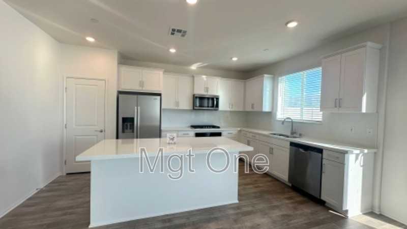 26314 Gentry Ave - Photo 4 of 25