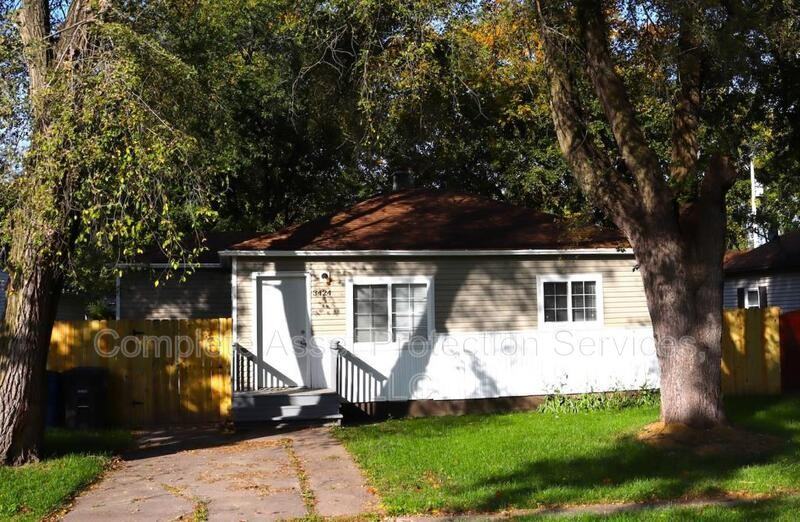 3424 Iowa St