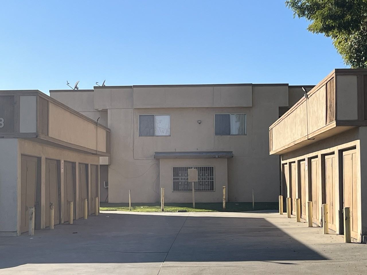 2523 Central Ave - Photo 2 of 9