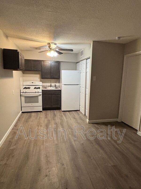 4164 Folsom Ave #B - Photo 3 of 8