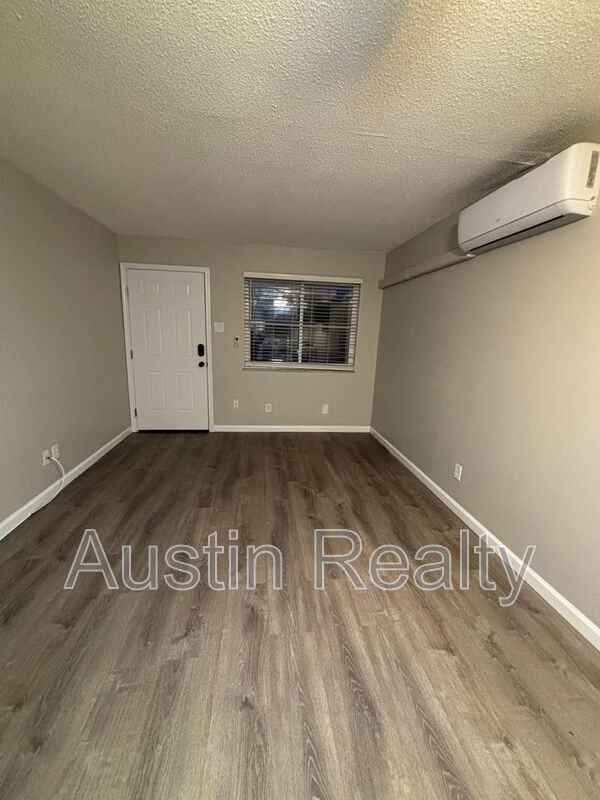 4164 Folsom Ave #B - Photo 4 of 8