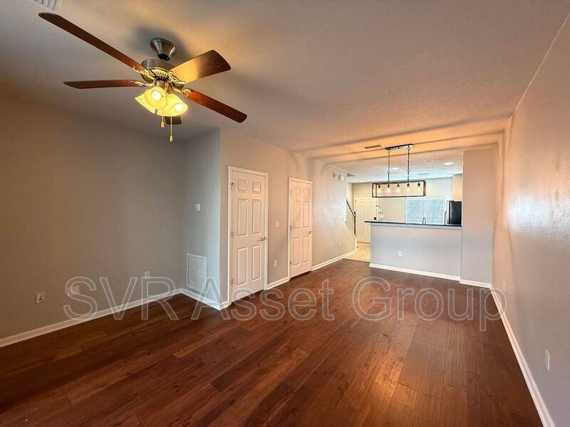 8103 Summer Gate Ct - Photo 6 of 16