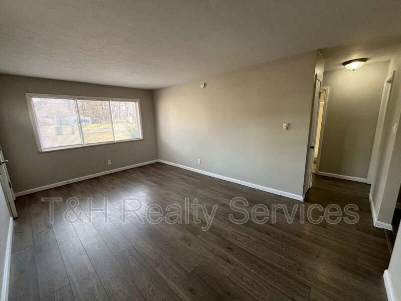 5048 Hardegan St - Photo 4 of 13