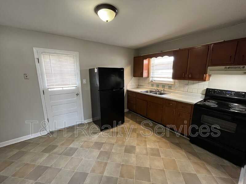 5048 Hardegan St - Photo 6 of 13