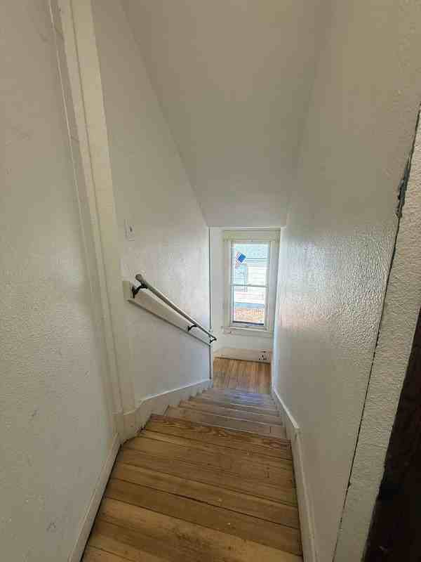 621 13th St - Photo 2 of 10