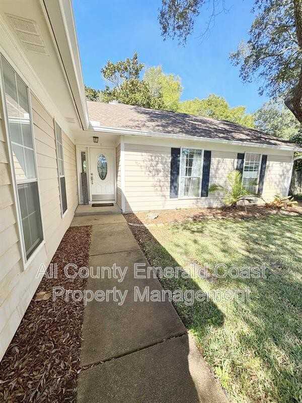 1126 Bay Ct - Photo 3 of 44