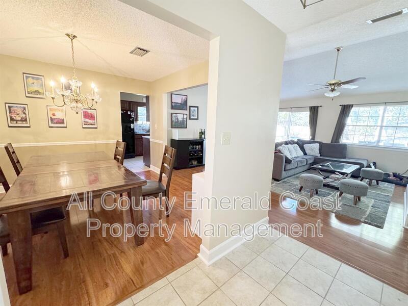 1126 Bay Ct - Photo 7 of 44