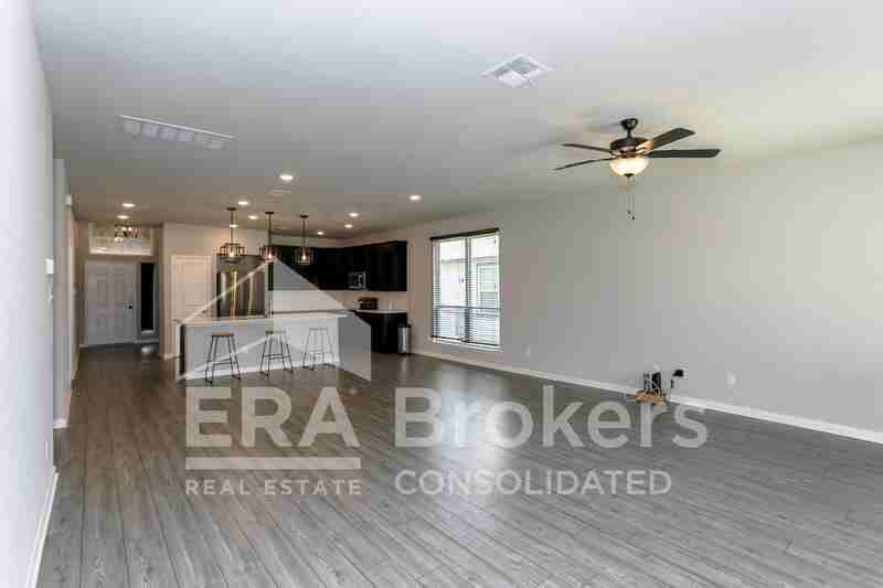 6402 Golden Gate Dr - Photo 3 of 23