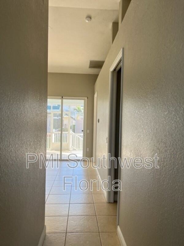 226 Boundary Blvd #C - Photo 5 of 20