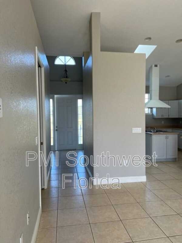 226 Boundary Blvd #C - Photo 6 of 20