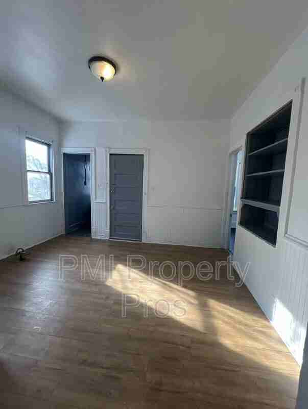 1511 N 34th St - Photo 3 of 7