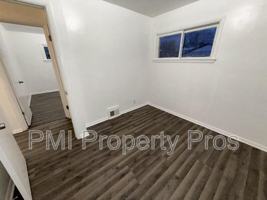 featured image of 5656 N 61st St #5658