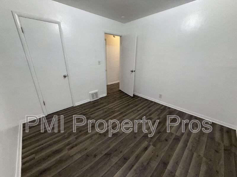 5656 N 61st St #5658 - Photo 2 of 11