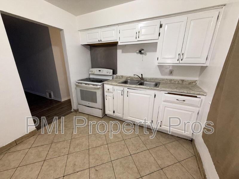 5656 N 61st St #5658 - Photo 4 of 11