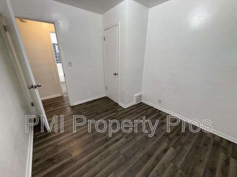 5656 N 61st St #5658 - Photo 6 of 11