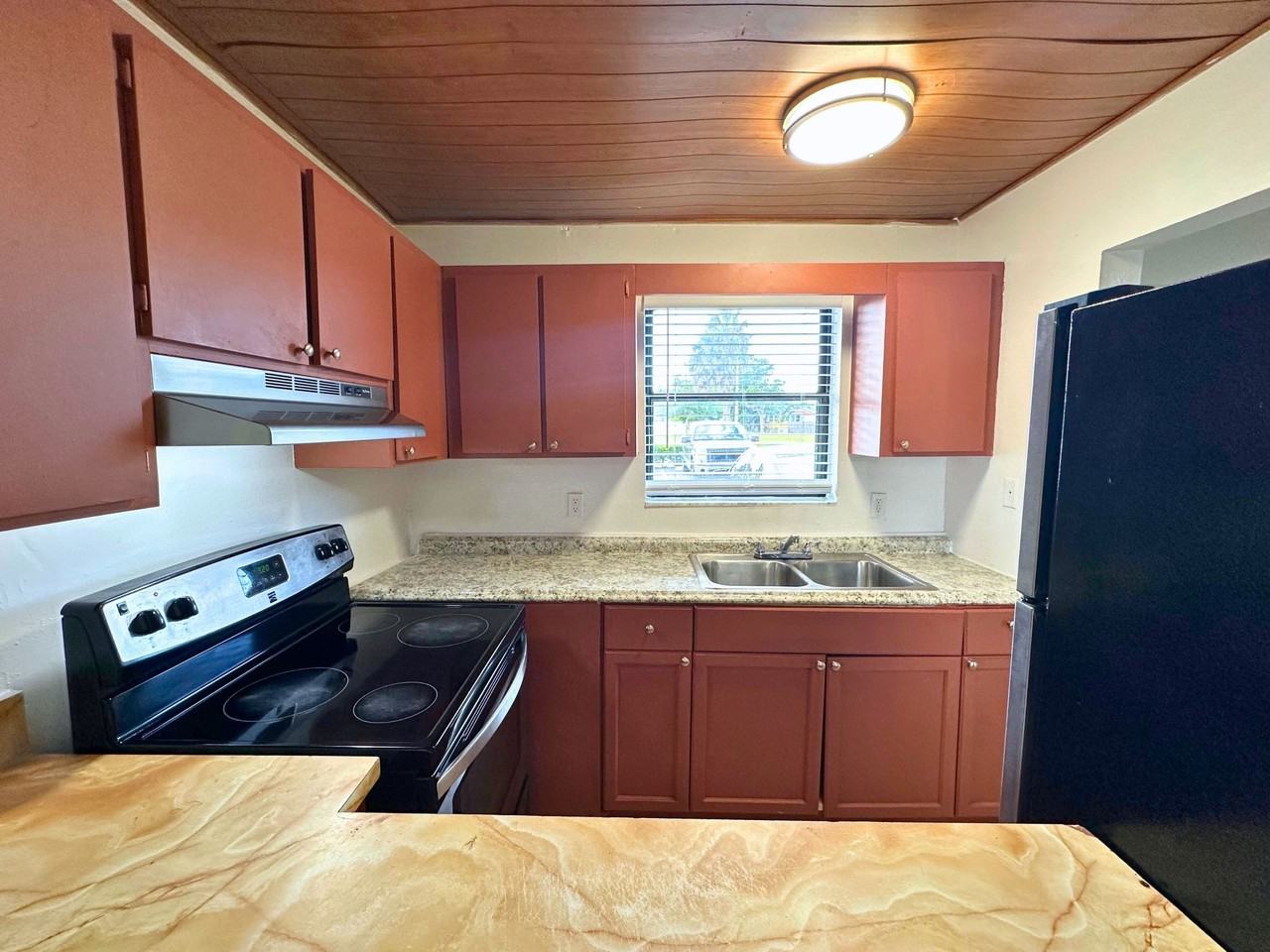 928 South Federal Highway - Photo 5 of 14